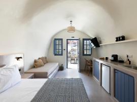 Acave Santorini Suites, pet-friendly hotel in Vóthon