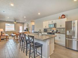 Family-Friendly Rio Rancho Home Near Old Town – hotel w mieście Rio Rancho