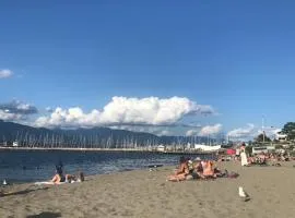 heart of Kitsilano area,5 mins walk to kits beach,no share with other people stay