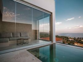 Mani Luxury Suites and Studios in Gytheio with Private Pools، فندق في غيتيو