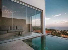 Mani Luxury Suites and Studios in Gytheio with Private Pools