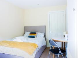 Double Ensuite in Central Forest Row, hotel en Forest Row