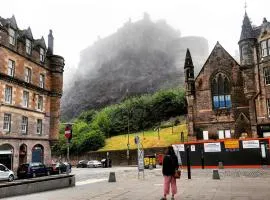 3 Bedrooms Flat in Central Edinburgh Old Town , Grassmarket Heart of Edinburgh Flat Sleeps 6 , EH1