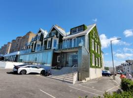 OYO Newquay Beach Hotel, hotel v destinaci Newquay