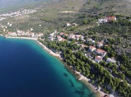 Apartments with a parking space Krvavica, Makarska - 18911，位于巴什卡沃达的酒店