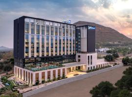 Radisson Blu Hotel & Spa, Nashik โรงแรมที่มีที่จอดรถในนาสิก