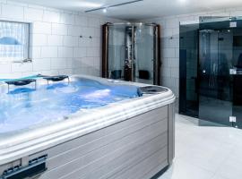 Land-gut-Hotel am Ring, hotel com jacuzzi em Meuspath