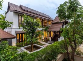 Sclass 2 Luxe Pools Villa & Breakfast , city area, hotel in Chiang Mai