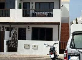 Casa La Orilla 2, akomodasi dapur lengkap di Playa Honda