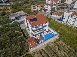 Luxury villa with a swimming pool Stobrec, Split - 14700