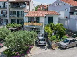 Apartments by the sea Biograd na Moru, Biograd - 12829