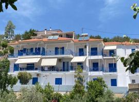 Matina Apartments Tyros, hotel em Tyros