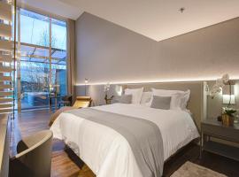 Suryaa Hotel Pinhais, Curio Collection by Hilton, hotel en Pinhais