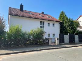 Ferienwohnung am Wald - Nähe Funpark, hotel a Zirndorf