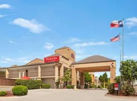 Ramada by Wyndham San Antonio Near SeaWorld - Lackland AFB