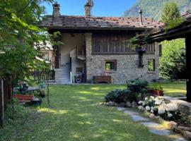 Chalet Blanc "Coeur Sapin", hotel in Courmayeur