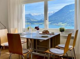 Beautiful apartment with fantastic views, hotel econômico em Oberägeri