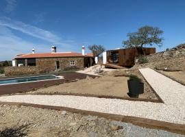 Monte Clérigo Casas de Campo, casa di campagna ad Almodôvar