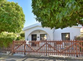 Bay Cottage Beautiful cosy luxury cottage - Beach area, hotel in Pissouri