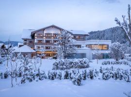 Superior Hotel Alpenhof, hotel em Flachau