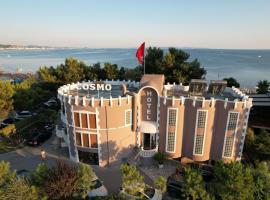 COSMO Beach Hotel: Dıraç şehrinde bir otel