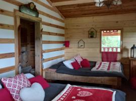 Chalet cocooning pleine nature, готель з басейнами у місті Montmorot