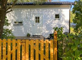 Beautiful Home In Gotlands Tofta With Kitchen, casa de férias em Gnisvärd