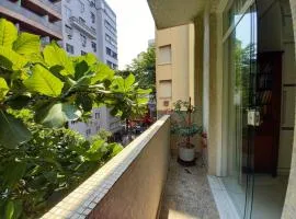 EXCLUSIVO 100m Praia Copacabana - 2qts - Varanda - Hidro - Maison Copa Prime