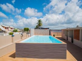 Evasion en plein cœur de la ville T3 Jacuzzis Sauna et piscine au centre de Port-Louis, hotel di Port Louis