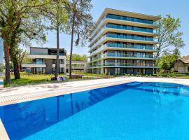 Bonnie-Premium Lelle Waterfront Private Apartment, hotel em Balatonlelle