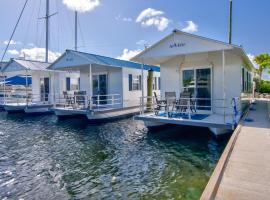 Aqua Lodges at Coconut Cay Rv and Marina, hotel Marathonban