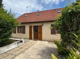 Maison Langres 6 personnes, Hotel in Langres