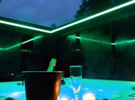 SuiteDreams-Jungle Suite - Liège, hotel cu jacuzzi-uri din Liège