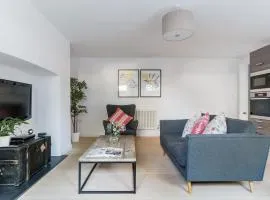 Berkeley Square Apartment