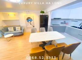 Luxury Villa Ha Long, vila u gradu Ha Long