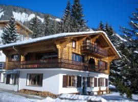 Outstanding chalet for groups, south facing, breathtaking views - all year round โรงแรมในAnzère