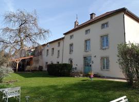 Chambres d'hôtes La Tuilerie, Hotel in Blainville-sur-lʼEau