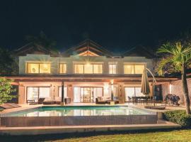 Luxurious Villa at Puerto Bahia with Great Views วิลลาในซานตาบาร์บารา เด ซามานา