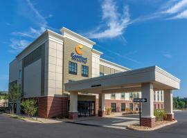 Comfort Inn & Suites, hotel a Charlottesville