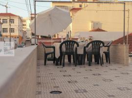 Casa da Isabel - Centro da Nazaré, hotel din Nazaré