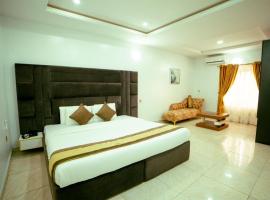 247 Luxury Hotel & Apartment Ajah, hotel ob plaži v mestu Lekki