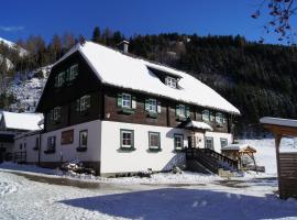 Der Perweinhof, hotel v destinaci Donnersbachwald