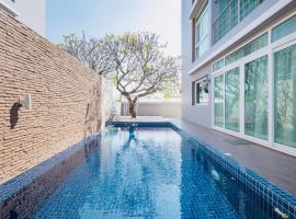 Luxury Pool Villa at Golden Sea Hua Hin, hotel em Hua Hin