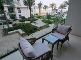 Shaqa at Address Beach Residence - Fuj: Füceyre'de bir otel