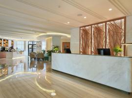 Arabian Park Dubai, an Edge by Rotana Hotel, hotel a Dubai