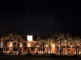 Al Artaa Resort, villa in Liwa