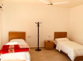 Wadi Rum Stars Hostel, хотел в Вади Рум