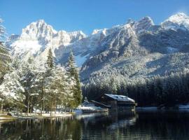 Chalet Al Lago, готель у місті Сан-Віто-ді-Кадоре