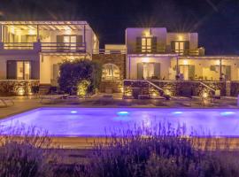 Sea Wind Villas and Suites: Tourlos şehrinde bir otel