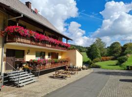 Gasthaus Paula，位于Üdersdorf的带停车场的酒店